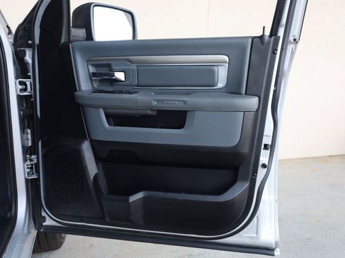 Used 2015 RAM 1500 Classic SLT RWD image 22