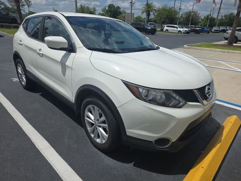Used 2017 Nissan Rogue Sport S w/ S Appearance Package image 1