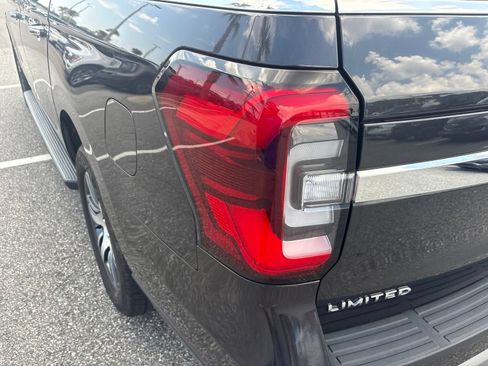 Used 2024 Ford Expedition Max Limited RWD image 11
