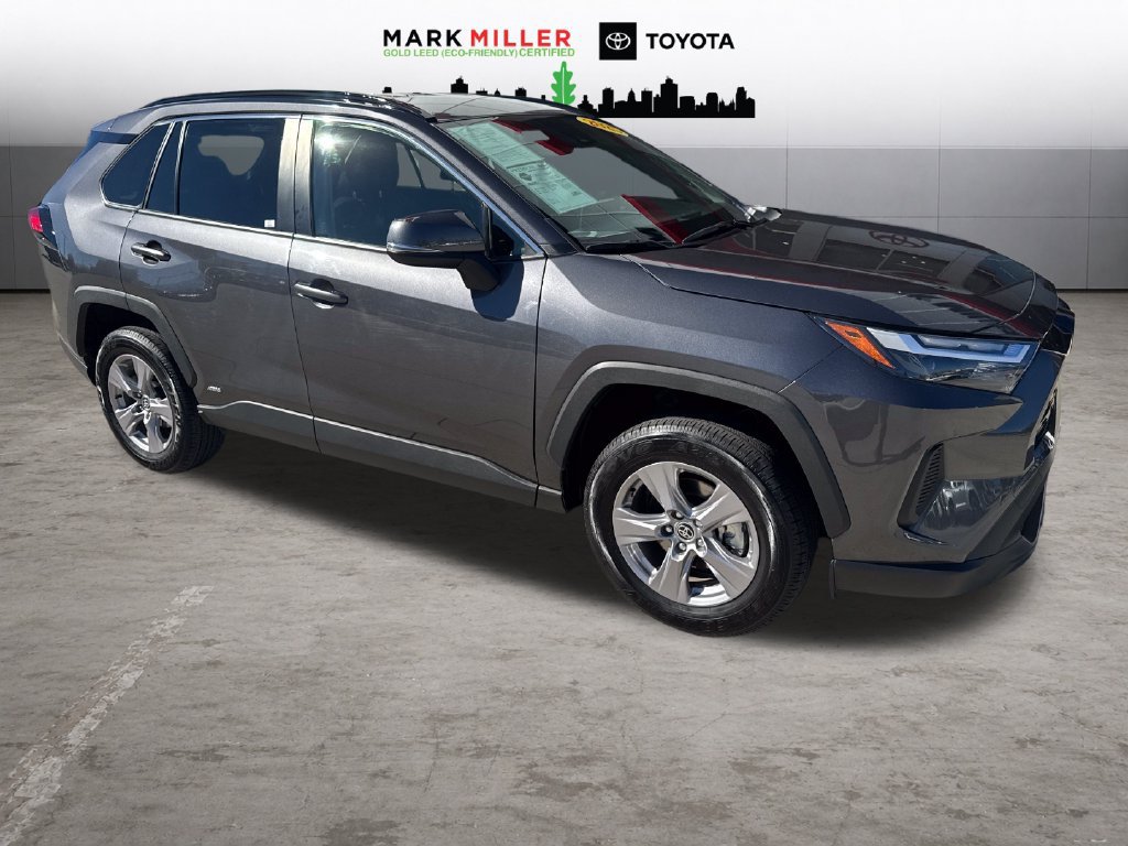 Used 2025 Toyota RAV4 XLE AWD/4WD image 7