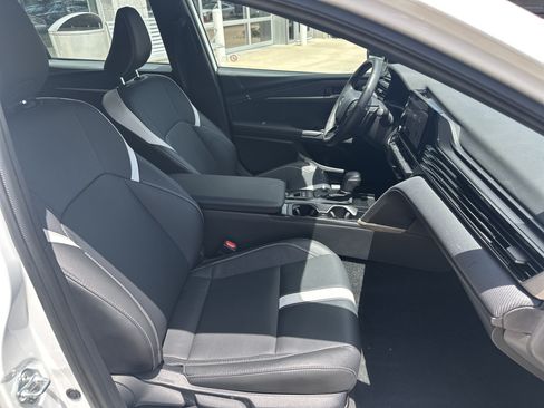 Used 2026 Toyota Camry SE FWD image 23
