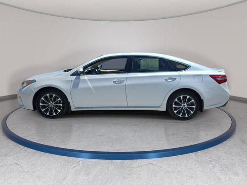 Used 2016 Toyota Avalon Limited FWD image 9