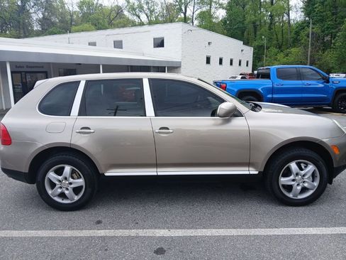 Used 2004 Porsche Cayenne S image 5