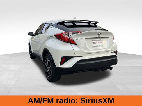 Used 2021 Toyota C-HR XLE image 3