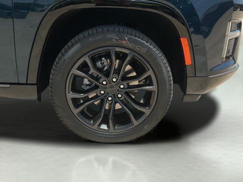 New 2026 Jeep Grand Wagoneer Summit w/ Rear Seat Video Group I AWD/4WD image 9