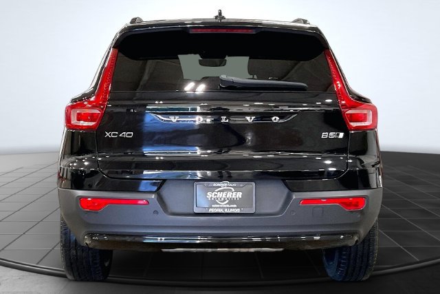 Certified 2023 Volvo XC40 B5 Plus w/ Climate Package AWD/4WD image 5