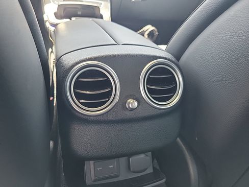 Used 2023 Mercedes-Benz E 350 4MATIC Sedan image 19