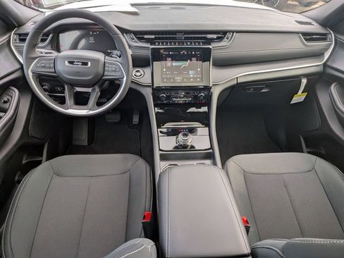 New 2025 Jeep Grand Cherokee Laredo X w/ Luxury Tech Group I image 16