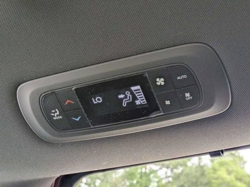 New 2027 Chrysler Pacifica Select FWD image 16