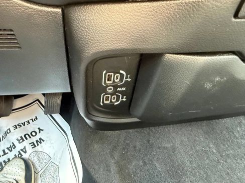 Used 2022 RAM 1500 Big Horn AWD/4WD image 28