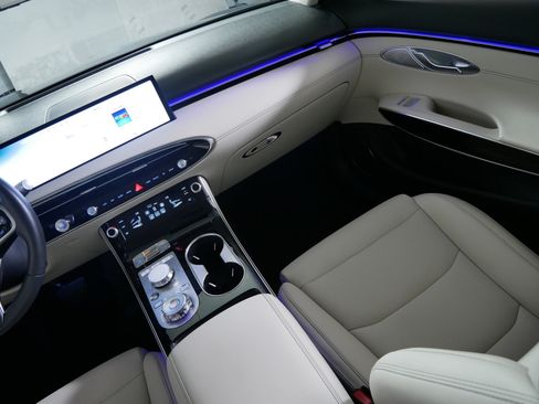 Certified 2026 Genesis GV70 2.5T AWD/4WD image 11