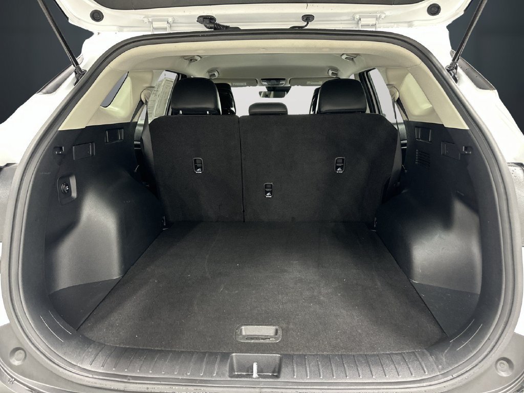 Used 2025 Kia Sportage EX FWD image 12