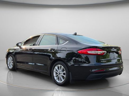 Used 2020 Ford Fusion SE FWD image 4