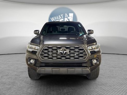 Used 2021 Toyota Tacoma TRD Off-Road w/ Technology Package AWD/4WD image 9