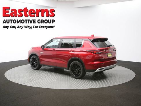 Used 2023 Mitsubishi Outlander SE image 62