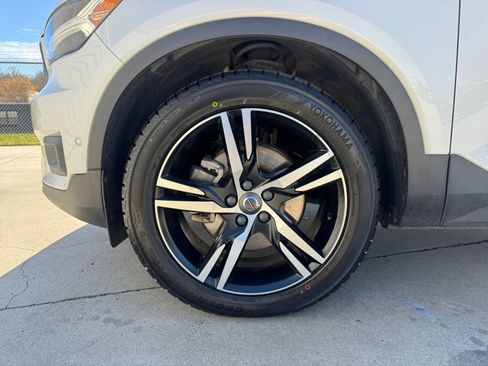 Used 2019 Volvo XC40 T5 R-Design image 31