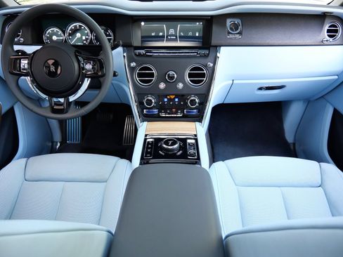 Used 2023 Rolls-Royce Cullinan w/ Cullinan Package AWD/4WD image 4