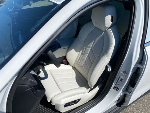 New 2026 BMW 530i xDrive w/ Premium Package AWD/4WD image 11