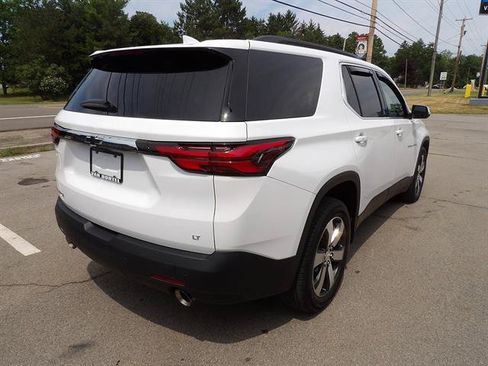 Used 2022 Chevrolet Traverse LT w/ LT Premium Package FWD image 5