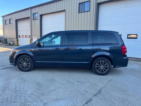 Used 2014 Dodge Grand Caravan SXT FWD image 6