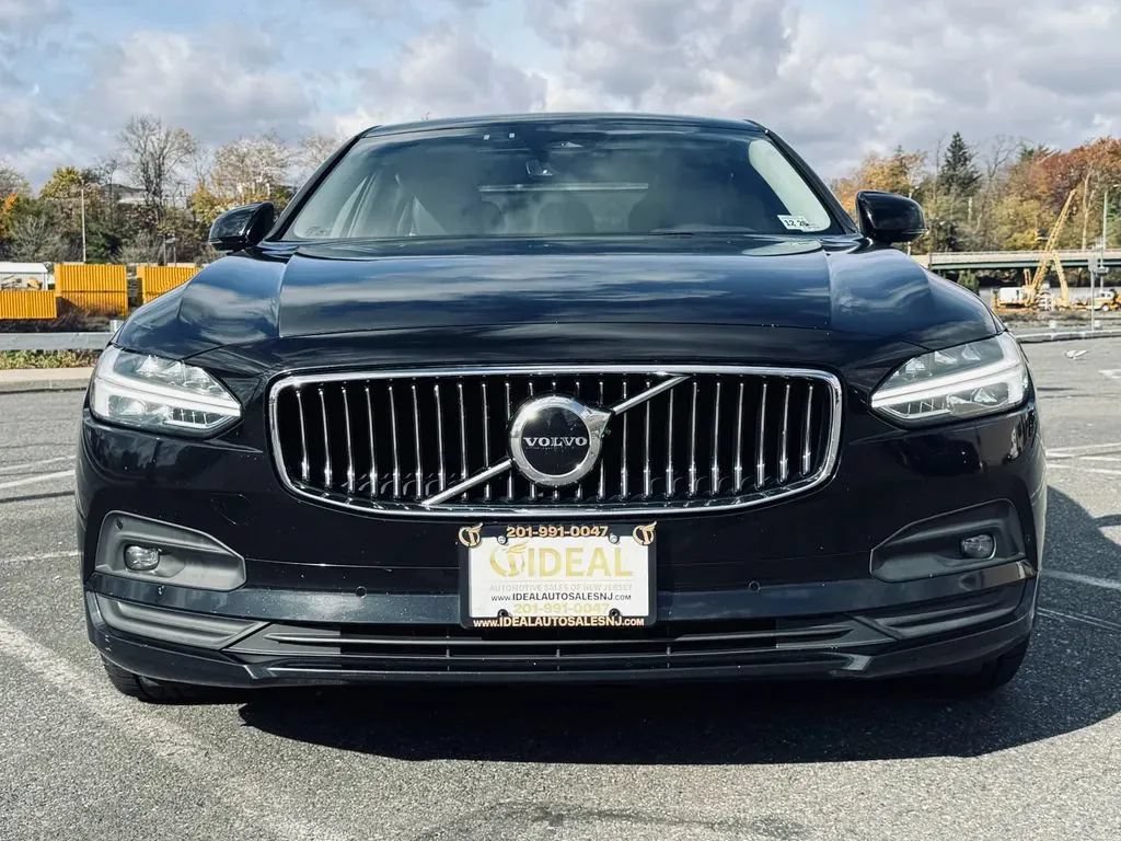 Used 2023 Volvo S90 B6 Plus AWD/4WD image 5