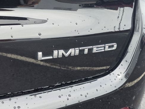 Certified 2025 Jeep Compass Limited w/ Sun & Sound Group AWD/4WD image 33