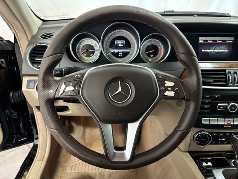 Used 2013 Mercedes-Benz C 250 Sedan image 20