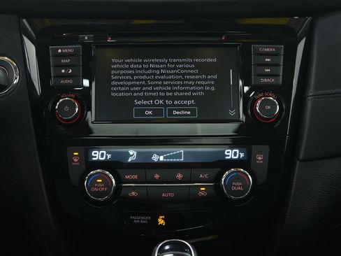 Used 2020 Nissan Rogue SL w/ Premium Package image 18