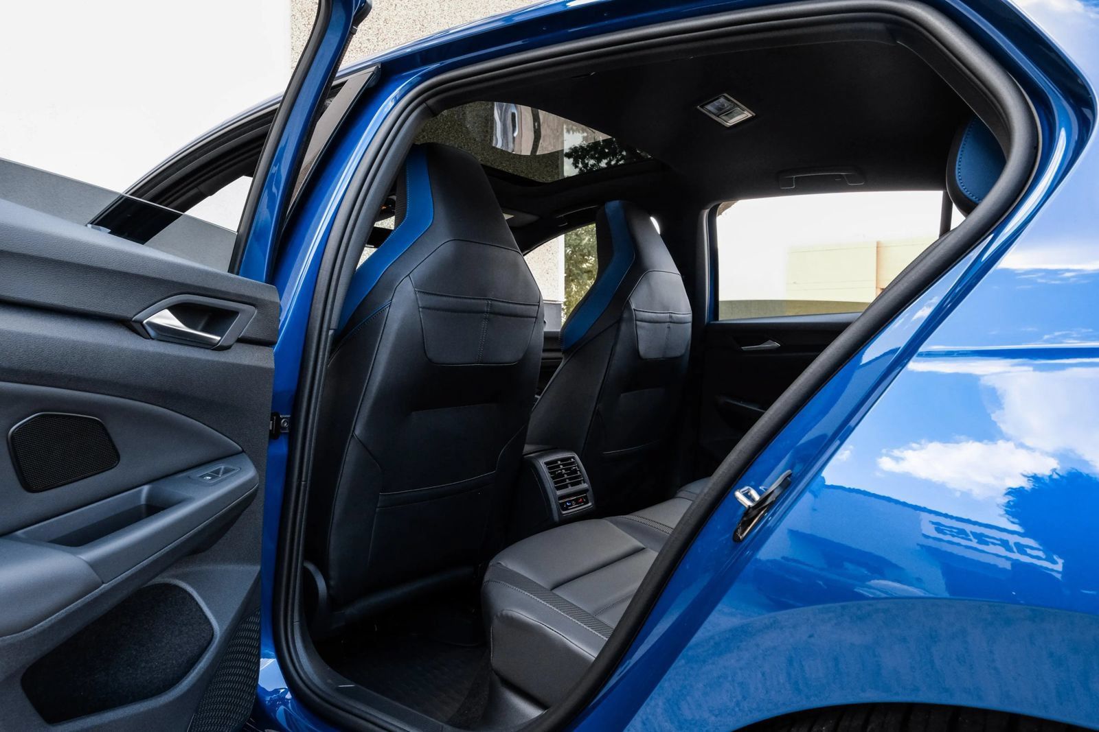 Used 2024 Volkswagen Golf R AWD/4WD image 42