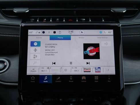 New 2025 Jeep Grand Cherokee L Limited w/ Luxury Tech Group II image 24