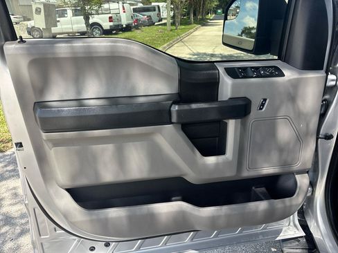 Used 2017 Ford F150 XL w/ Equipment Group 101A Mid RWD image 10