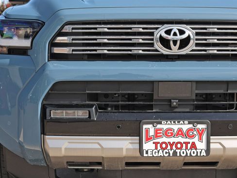 Used 2025 Toyota 4Runner Limited AWD/4WD image 11