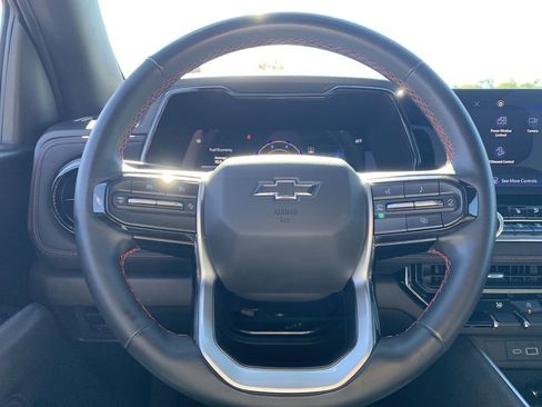 Used 2024 Chevrolet Colorado Z71 w/ Z71 Convenience Package 2 image 11