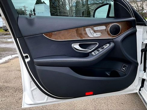 Used 2018 Mercedes-Benz C 300 4MATIC Sedan image 23