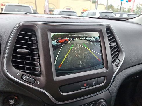 Used 2022 Jeep Cherokee Trailhawk w/ Sun, Sound & Nav Group image 19