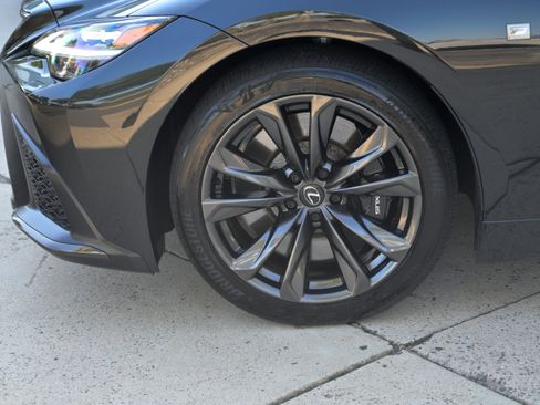 Used 2024 Lexus LS 500 F Sport image 9