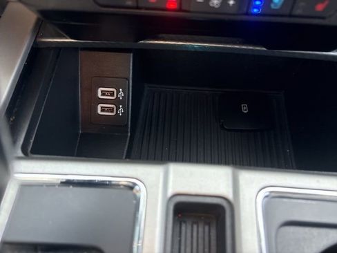 Used 2019 Ford F150 Lariat w/ Equipment Group 502A Luxury image 36