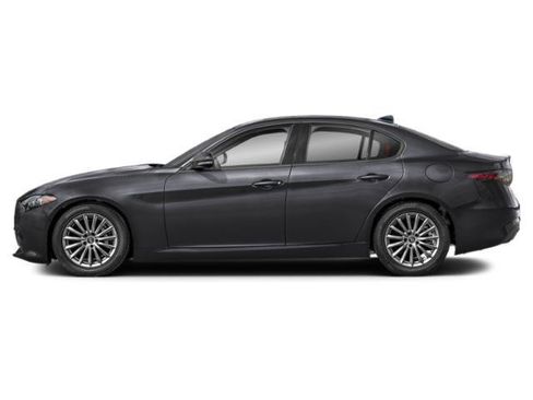 Used 2024 Alfa Romeo Giulia Veloce RWD image 3