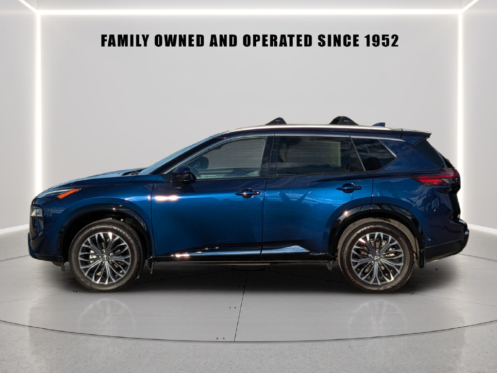 Used 2025 Nissan Rogue Platinum FWD image 3