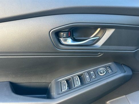 Certified 2025 Honda Accord LX image 11