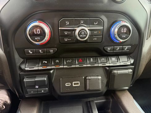 Used 2020 GMC Sierra 1500 SLT RWD image 10