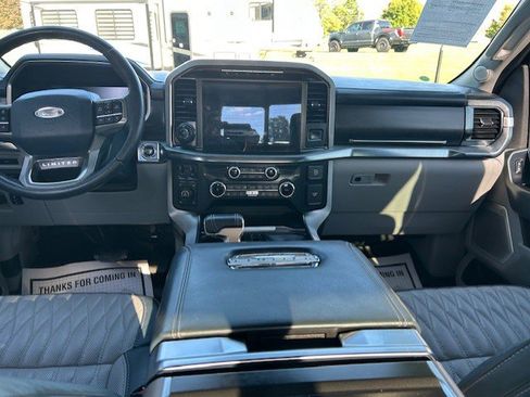 Used 2022 Ford F150 Limited image 9