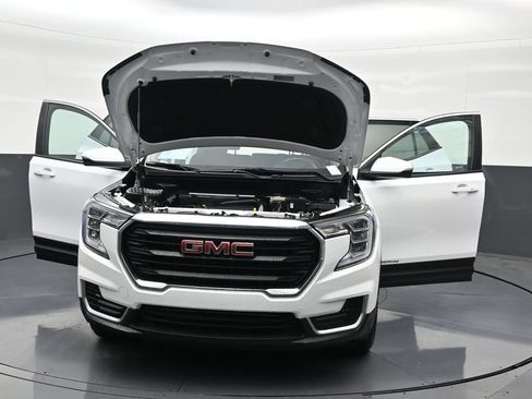 Used 2023 GMC Terrain SLE image 36