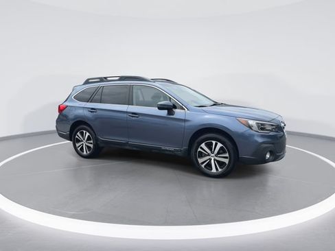 Used 2018 Subaru Outback 2.5i Limited AWD/4WD image 2
