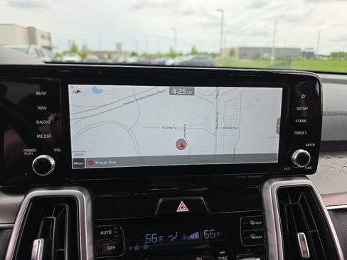 Used 2022 Kia Sorento EX FWD image 17