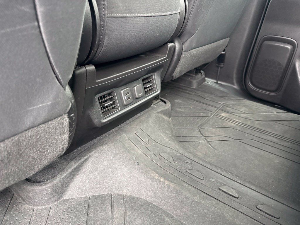 Used 2019 Chevrolet Silverado 1500 LT w/ All-Star Edition AWD/4WD image 17