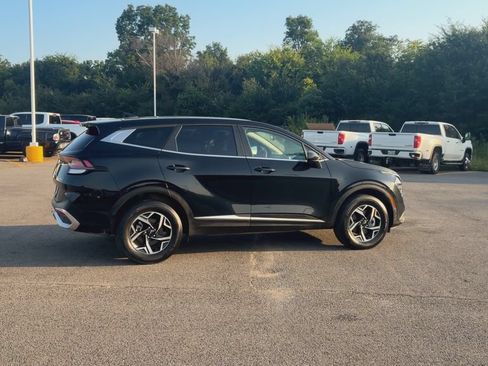 Used 2024 Kia Sportage LX AWD/4WD image 9
