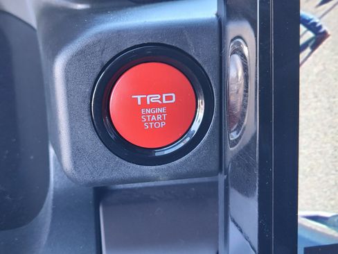 Certified 2024 Toyota Tacoma TRD Off-Road image 32