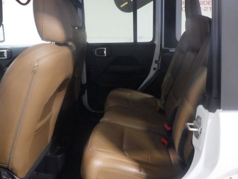 Used 2021 Jeep Wrangler Unlimited Sahara image 7