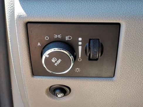 Used 2013 Jeep Grand Cherokee Laredo AWD/4WD image 21